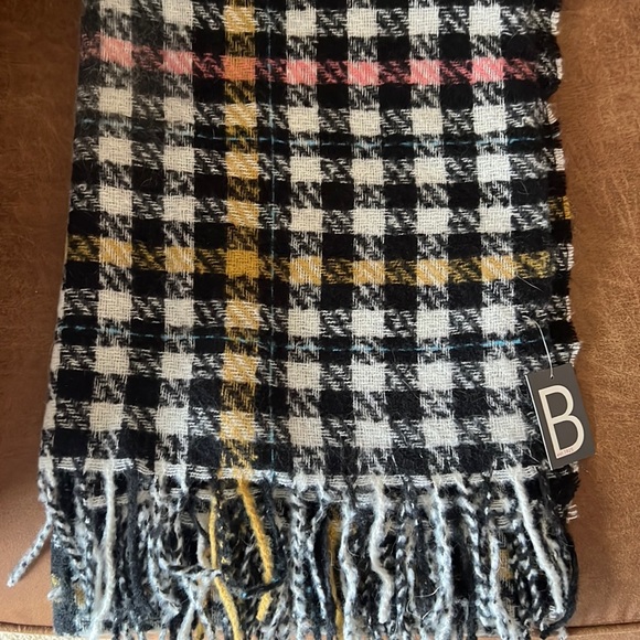 Modcloth Accessories - ModCloth Plaid Scarf *tags still on*